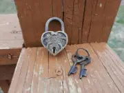 MINI MINIATURE BRASS HEART PADLOCK LOCK & 2 HEART KEYS SHARE GIFT LOVE WEDDING
