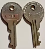 2 EXCELSIOR # 461 SUITCASE TRUNK BRIEFCASE LUGGAGE KEYS