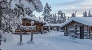 Kuukkeli Log Houses Porakka Inn