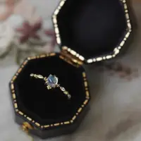 在飛比找蝦皮購物優惠-時尚月光石戒指女士簡約設計精緻優雅開口戒指配飾禮物