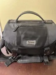 Genuine Nikon Digital SLR DSLR Padded Shoulder Camera Case Bag Black