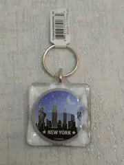 LUCITE NIGHT SKYLINE NEW YORK CITY KEYCHAIN.