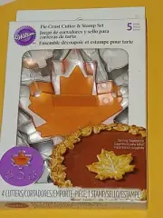 Wilton AUTUMN Leaf & Acorn Crust Cutter & Stamp Set 4 PC different leaves NIB