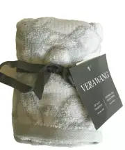 Vera Wang Fingertip Towels Sculptured Bath 12x18" Set of 2 Gray White Beautiful