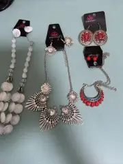 Paparazzi Beaded Jewelry- 4 Earrings, 3 Necklaces