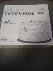 Gpeng Expandable Garden Hose 50 Foot With Spray Nozzle. Brand New Sealed