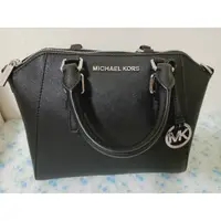 在飛比找蝦皮購物優惠-(二手)MICHAEL KORS ciara字體防刮水餃包