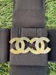2024S CHANEL BRUSHED GOLD CC LOGO BAGUETTE CRYSTALS STUDS EARRINGS