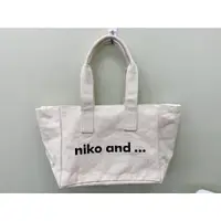 在飛比找蝦皮購物優惠-依多小舖 - niko and ... 聯名帆布包 全新