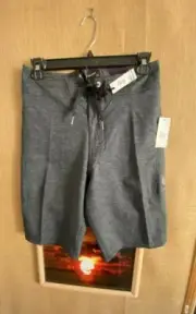 NWT Volcom men’s black w/pinstripe board shorts size 30 stretch