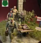 1/35 Resin Model Kit Four Soldiers and Wheelbarrow WWII Unpainted Unassembled