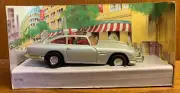 Vintage Corgi 271 James Bond 007 Aston Martin DB5 Silver (Box doesn't match)