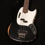 Fender: JMJ Road Worn Mustang Bass Black Electric Bass