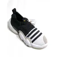 在飛比找蝦皮購物優惠-全新Adidas三葉草聯名款TRAE-YOUNG2黑白男籃球
