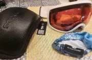 SNOWLEDGE ~ Ladies Snow Goggles White Pink Lenses, Pink Strap, New With Tags.