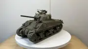Pro Built Dragon Armour 1/35 Sherman M4A4 Medium Tank w/ 75mm Gun '1945 WWII