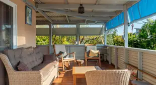 Casa Del Sol - private getaway at the edge of Sawtell village