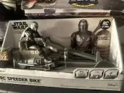 Disney Star Wars The Mandalorian: RC SPEEDER BIKE with The Mandalorian & Grogu!