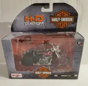 Maisto 1:18 Harley Davidson Series 42 1999 FLSTS Heritage Softail® Springer New