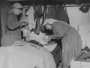 Tending The Wounded At The Western Front 1916 WWI OLD PHOTO