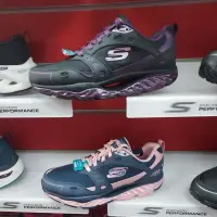 在飛比找蝦皮購物優惠-Skechers sRR 男女最新版回彈力鞋原價5680元正