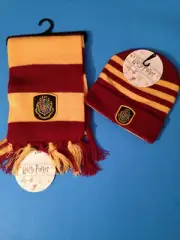 Harry Potter - Hogwarts Knit Beanie Hat Cap and Scarf - NEW WITH TAGS