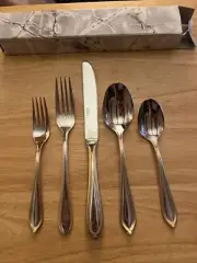 ARIANA GOLD ACCENT 5 pc PLACE SETTING Yamazaki Stainless - NOS New Old Stock