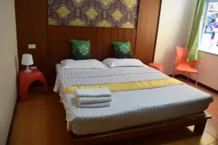 普吉島IYH快捷青年旅館PHUKET IYH EXPRESS HOSTEL