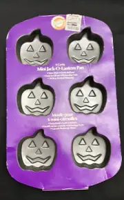Wilton Halloween Jack O Lantern Carved Pumpkin Mini Cake Pan Non Stick 6 Cavity