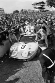Pedro Rodriguez and Lucien Bianchi atop their Ford GT40 Le Mans 1968 Old Photo 1