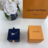 在飛比找Yahoo!奇摩拍賣優惠-【Lou!s Vuitton 路易威登】 Star Blos