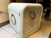 在飛比找Yahoo!奇摩拍賣優惠-《二手》霍曼HOMERUN 寵物烘乾箱 冬暖夏涼貓窩 62L