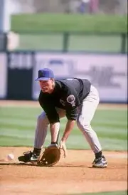 Travis Lee Arizona Diamondbacks fielding a ball in a preseason gam- Old Photo