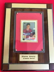 STEVE AVERY AUTO 1989 TOPPS RC ROOKIE CARD FRAMED WITH NAME PLATE 100% AUTHENTIC