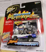 Johnny lightning White Lightning Street Freaks Zingers '77 Olds Custom Surpreme