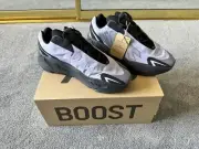 BRAND NEW ADIDAS YEEZY 700 MNVN GEODE - US10 MENS