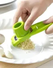 2 Pack Multifunctional Garlic Maker, Ginger Grinder, household kitchen