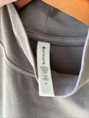 ATHLETA Outbound Tank Top Sleeveless Mock-Neck Tee Shirt Size Medium Tan