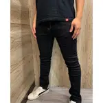 TREND國際精品✨ LEVIS 511 修身窄版牛仔褲 黑