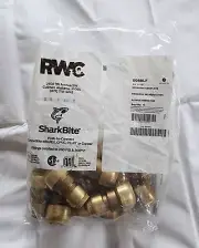 SharkBite U058LF 3/4" x 1/2" Brass Push To Connect Reducing Coupling - Pack 12