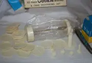 Vintage biscuit cookie making cake decorating icing set book 24 shapes UNUSED