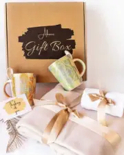 Gift Box Thinking of you, Get Well. 2 Mugs/Spoons 1 Hand Towel and Blanket.