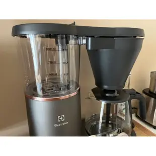 Electrolux 伊萊克斯】伊萊克斯滴漏式自動仿手沖美式咖啡機(E7CM1-50MT)