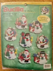 Bucilla Felt Ornament Applique Kit Santa and Snowmen Fence set of 8 2000 #84264