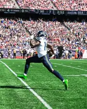 DK Metcalf Running for a Touchdown Seattle Seahawks 8x10 NFL Football Photo