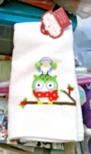 TRIM A HOME ADORABLE OWL Fingertip Towel NWT BIRD HAS EAR MUFFS 100% COTTON