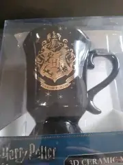 HARRY POTTER 3 D Mug- Silver Buffalo- HOGWARTS- Crest Black and GOLD-NEW- MAGIC