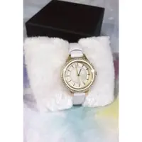 在飛比找蝦皮購物優惠-全新正品mango白色白搭水鑽手錶  專櫃品牌錶   氣質悠