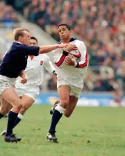 Jeremy Guscott in action for England during the Rugby Union In- Rugby Photo 2