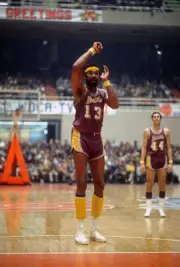 Wilt Chamberlain Of The Los Angeles Lakers 1971 OLD BASKETBALL PHOTO 28